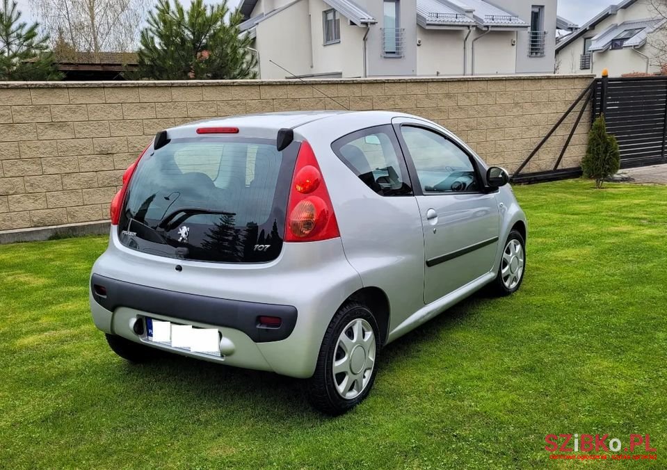 2011' Peugeot 107 photo #4