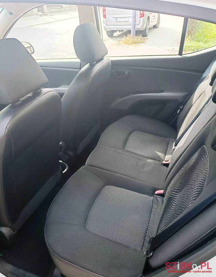 2011' Hyundai i10 photo #6