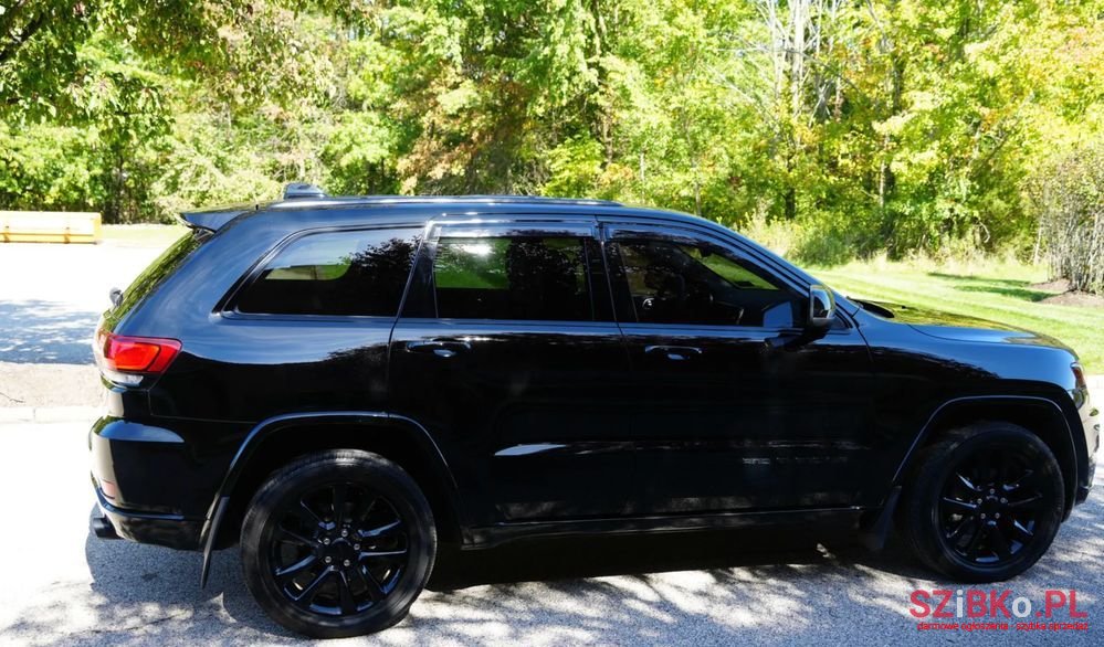 2018' Jeep Grand Cherokee 3.6 V6 Laredo photo #3