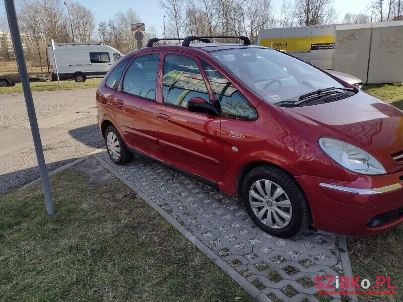 2007' Citroen Xsara Picasso photo #3