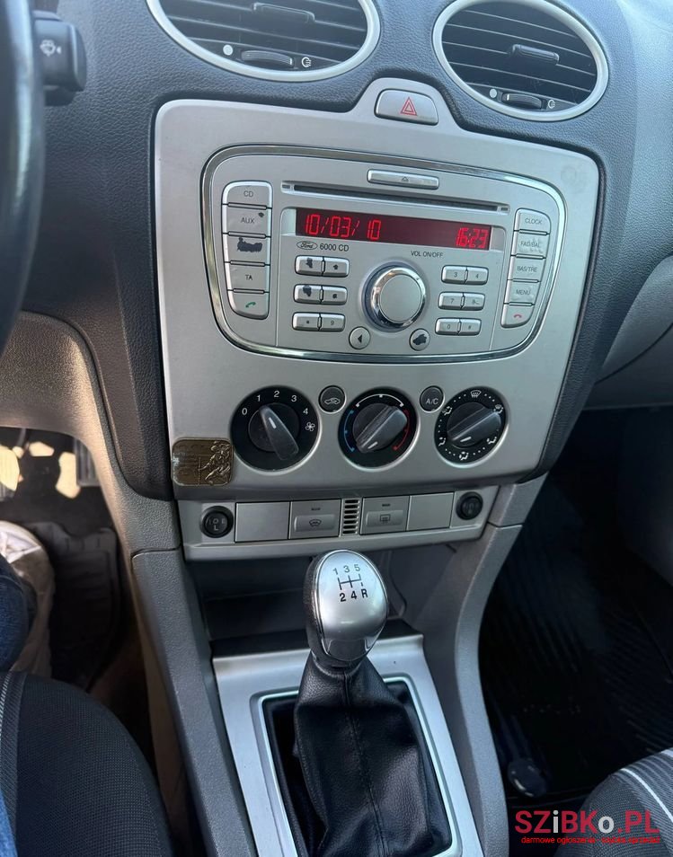 2009' Ford Focus photo #3