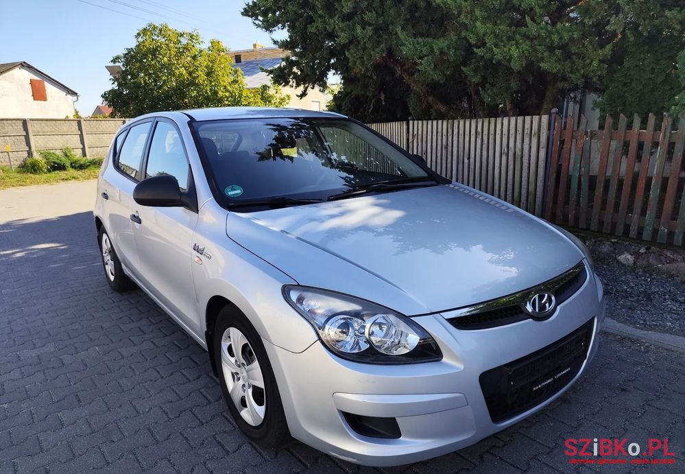 2011' Hyundai i30 1.4 Blue Classic photo #4