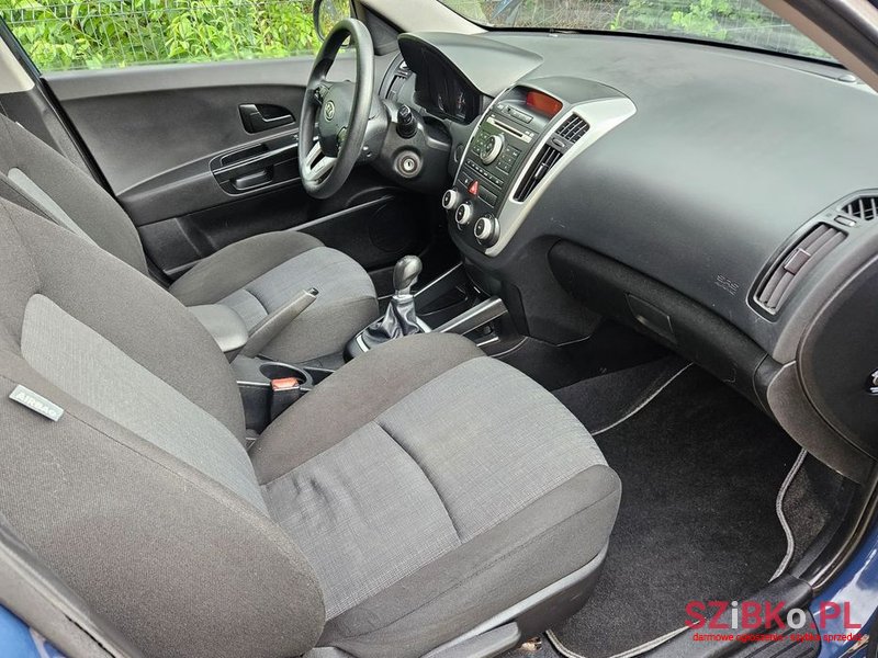 2010' Kia Ceed Comfort photo #4