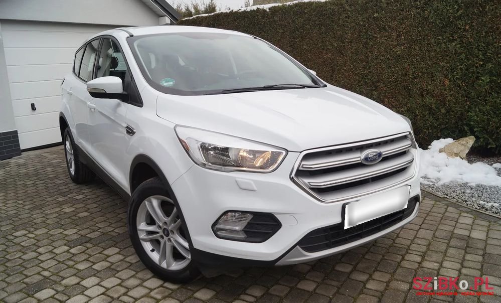 2017' Ford Kuga photo #3