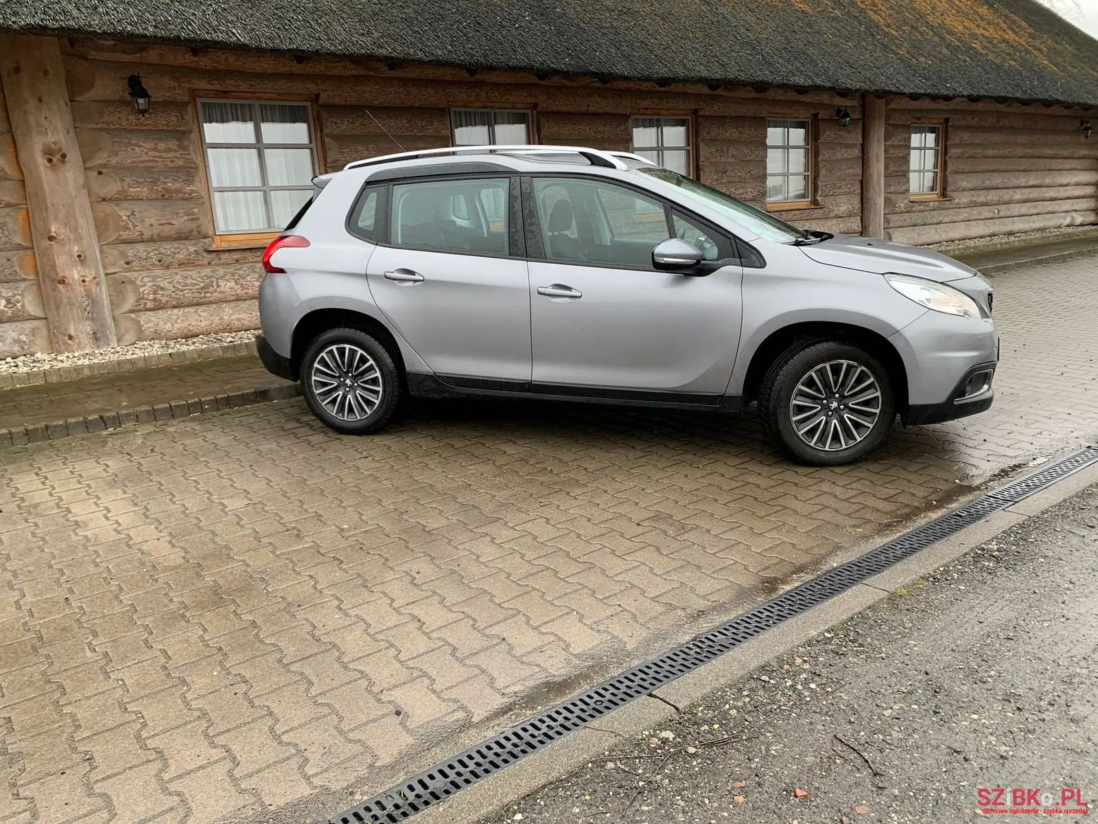 2016' Peugeot 2008 photo #1