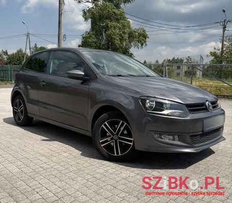 2011' Volkswagen Polo photo #2