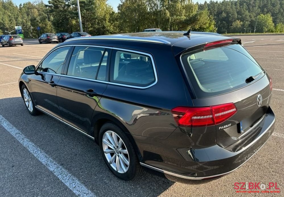 2017' Volkswagen Passat photo #3