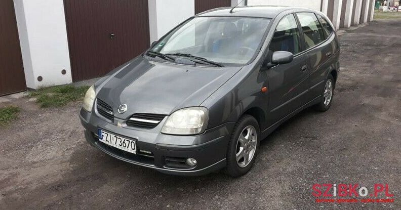 2005' Nissan Almera photo #1