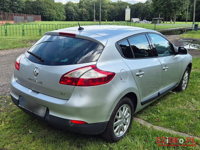 2010' Renault Megane photo #3