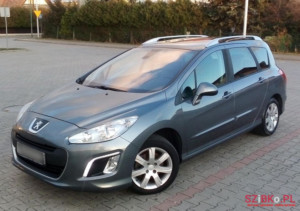 2011' Peugeot 308 photo #1