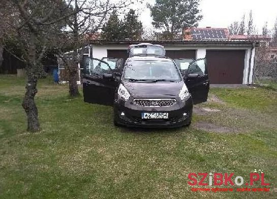 2010' Kia Venga photo #1