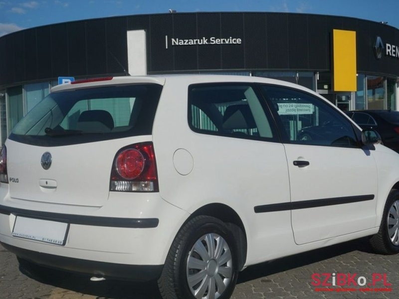 2009' Volkswagen Polo photo #5