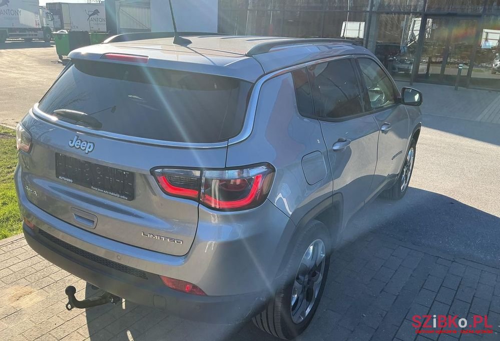 2019' Jeep Compass photo #4