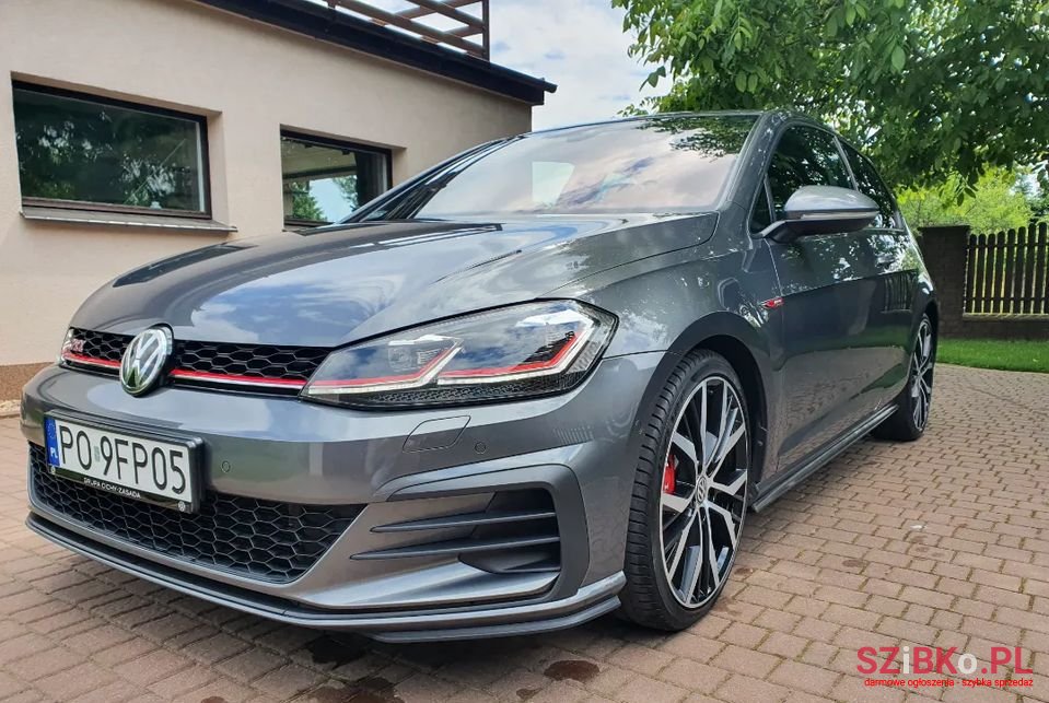 2018' Volkswagen Golf photo #1