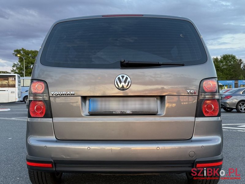2008' Volkswagen Touran 1.4 Tsi Cross photo #3