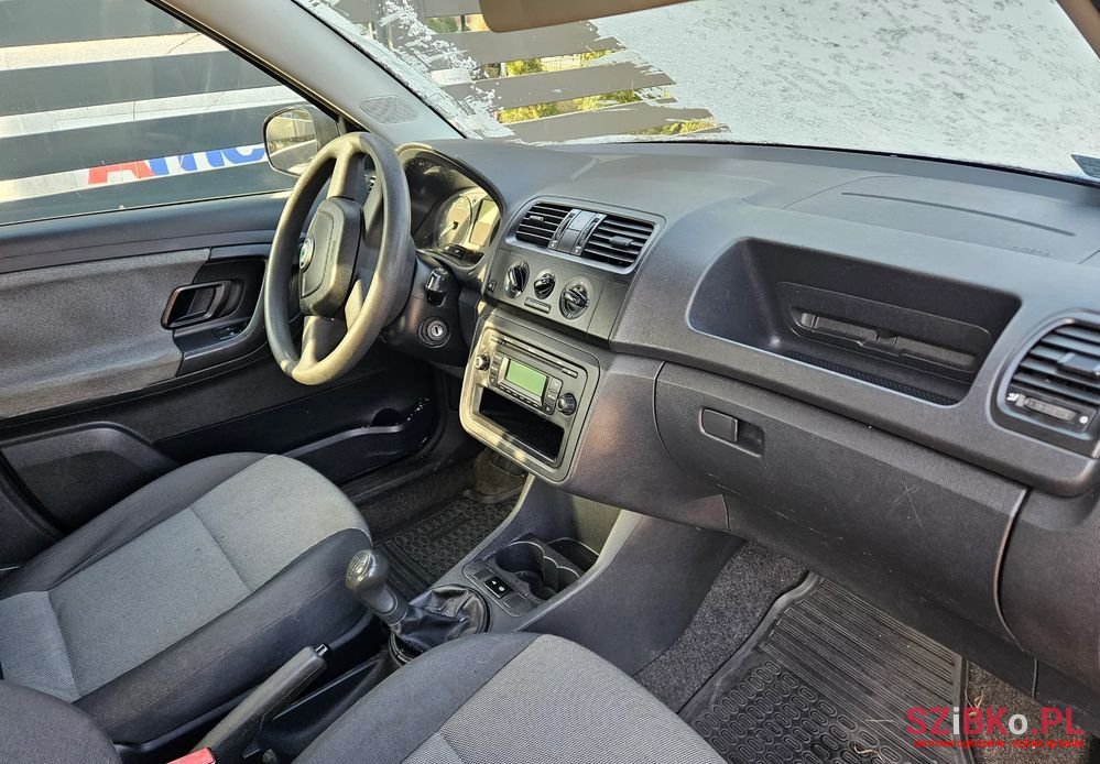 2011' Skoda Fabia 1.2 12V Classic photo #5