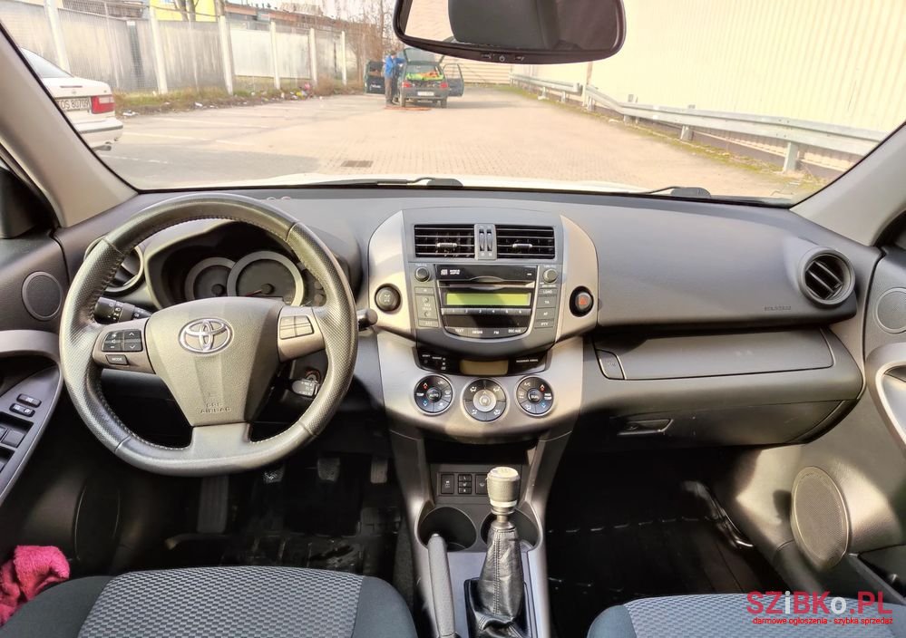 2011' Toyota RAV4 2.0 4X4 Life photo #6