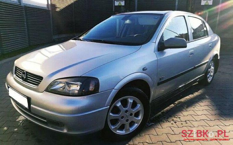 2003' Opel Astra photo #1