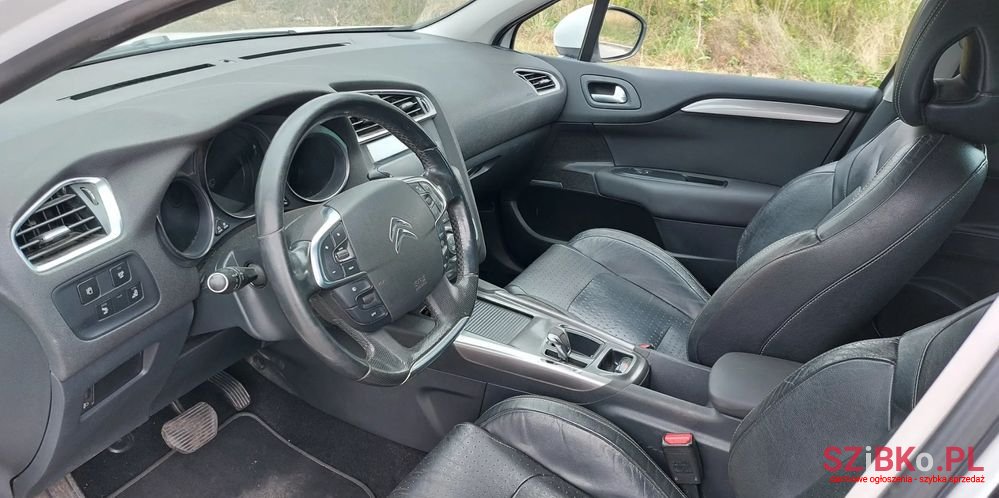 2012' Citroen C4 photo #6