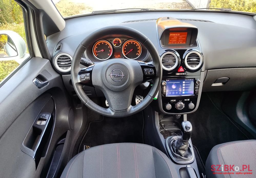 2008' Opel Corsa 1.4 16V Cosmo photo #3