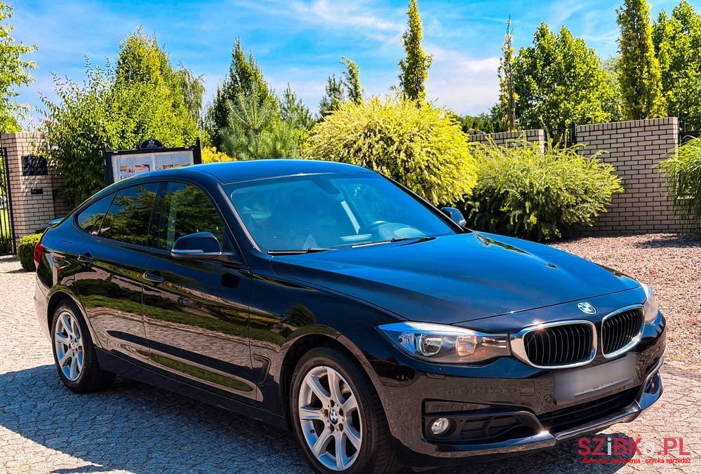 2015' BMW 3Gt 320D photo #4