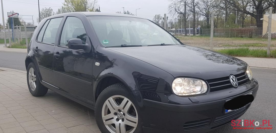 2003' Volkswagen Golf photo #1