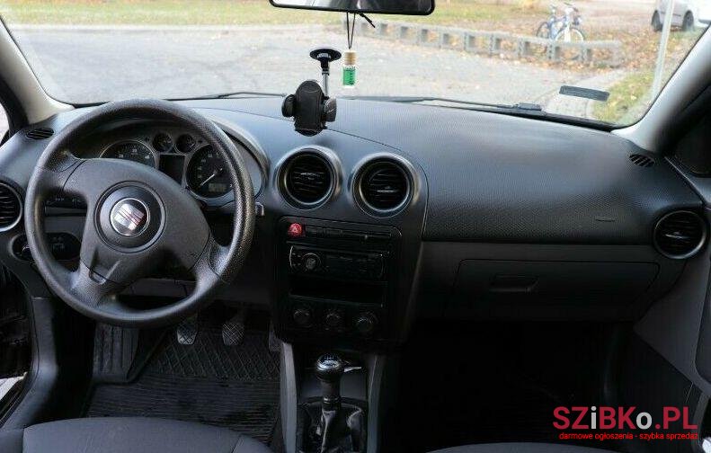 2007' SEAT Cordoba photo #2