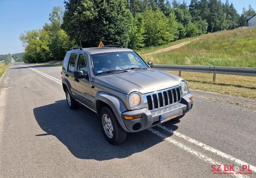 2004' Jeep Liberty 3.7 4X4 photo #3