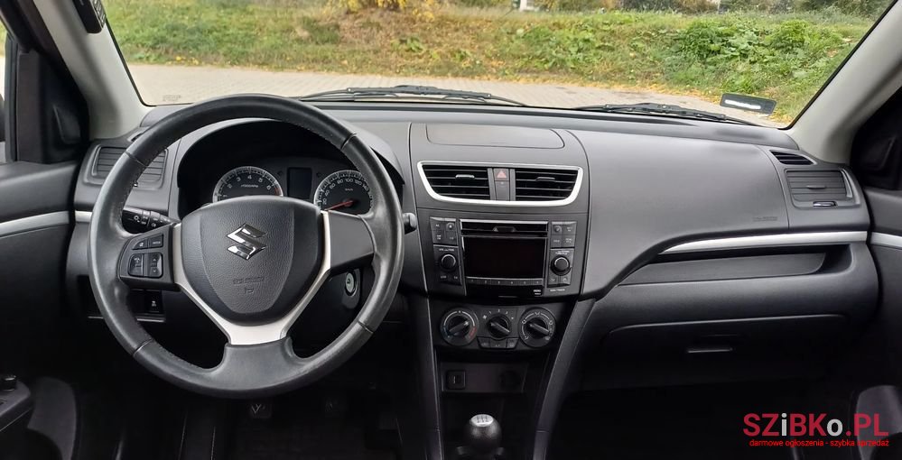 2011' Suzuki Swift 1.2 Club photo #5