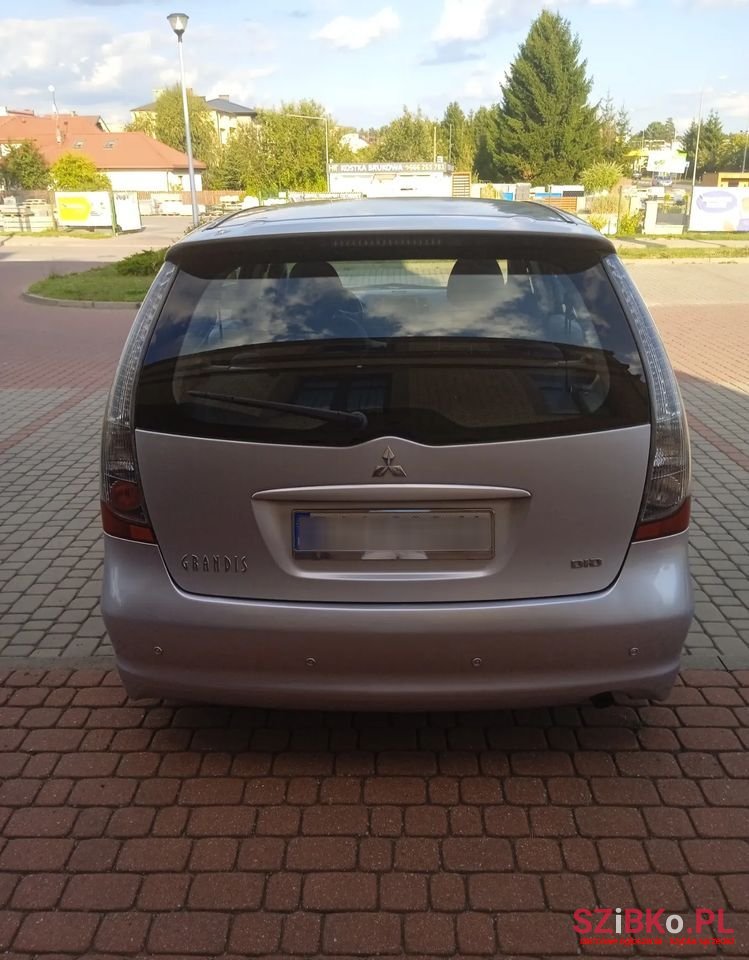 2006' Mitsubishi Grandis 2.0 Did Intense photo #4
