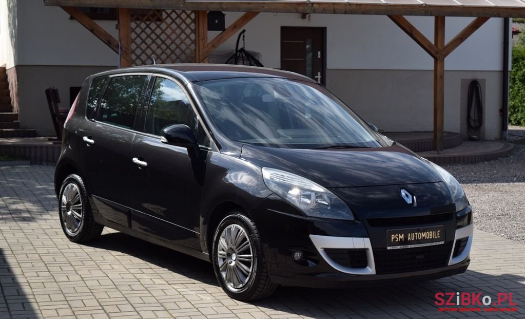 2009' Renault Scenic photo #5