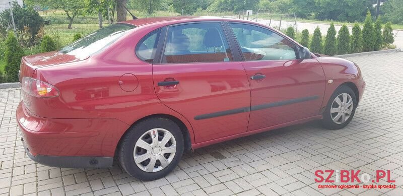 2004' SEAT Cordoba photo #2