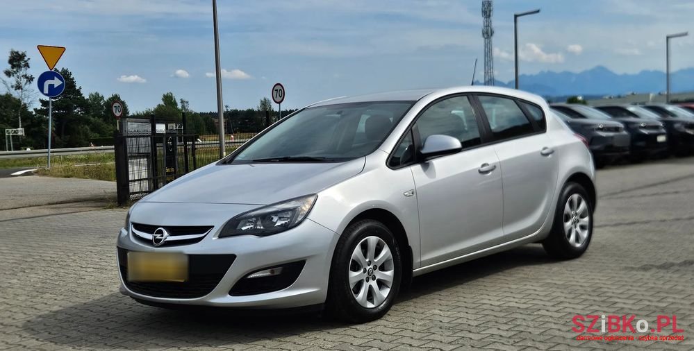 2014' Opel Astra 1.6 Enjoy photo #3