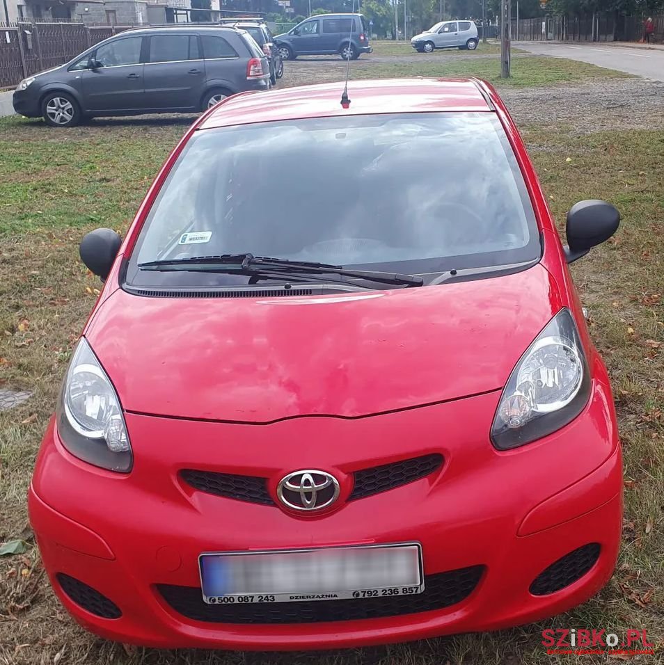 2011' Toyota Aygo photo #3