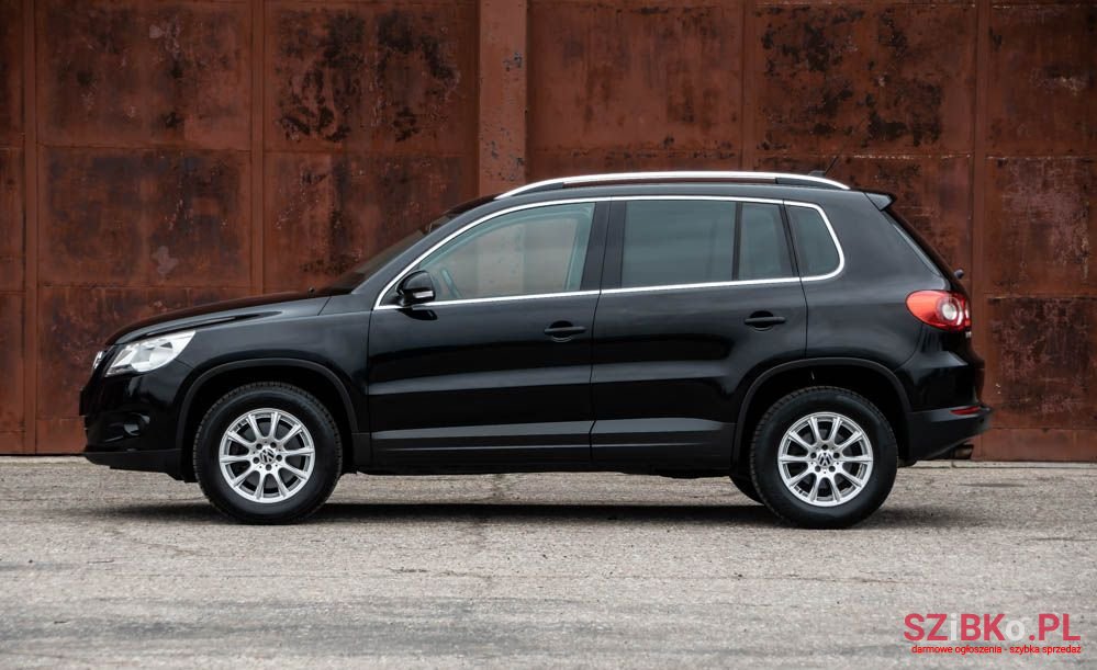 2009' Volkswagen Tiguan photo #2
