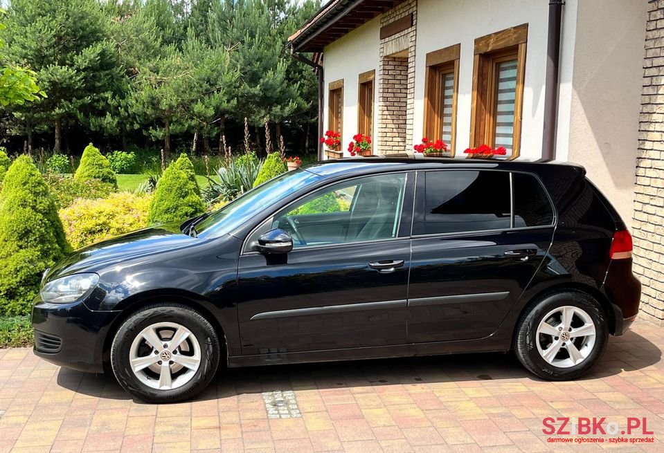 2010' Volkswagen Golf photo #4