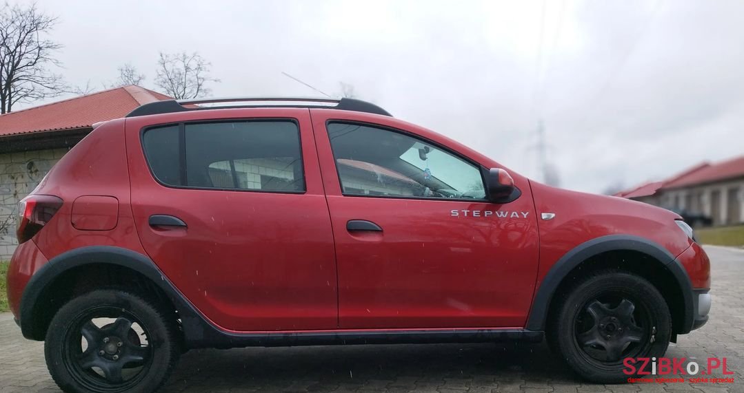 2013' Dacia Sandero photo #6