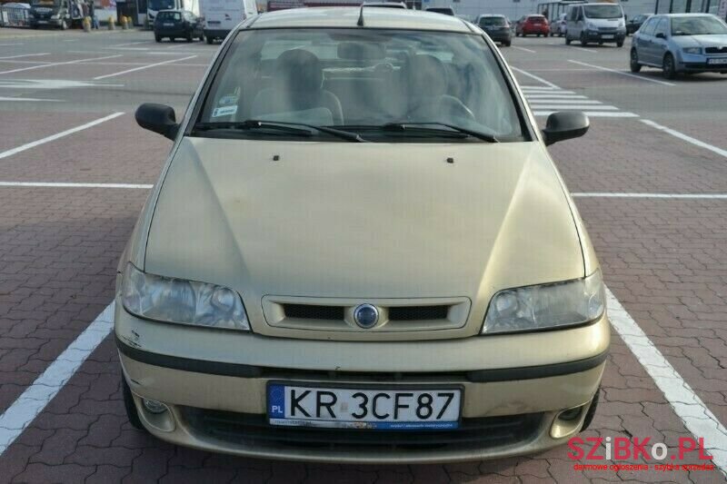 2005' Fiat Albea photo #2