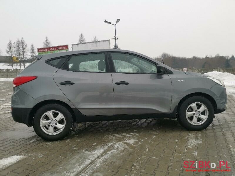 2011' Hyundai ix35 photo #5