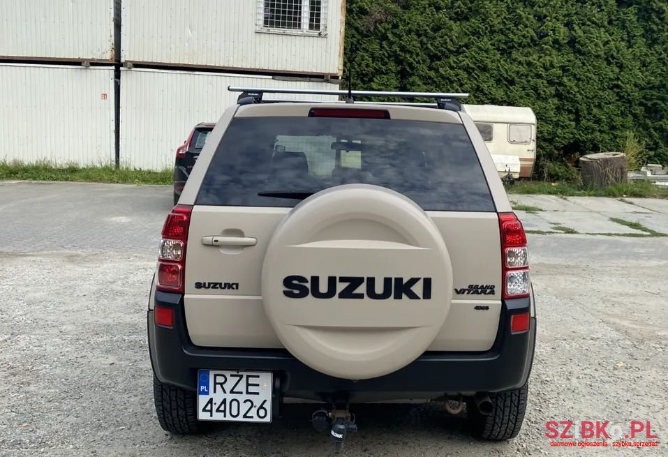2005' Suzuki Grand Vitara photo #3