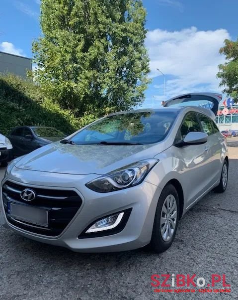 2016' Hyundai i30 1.4 Crdi Comfort photo #3