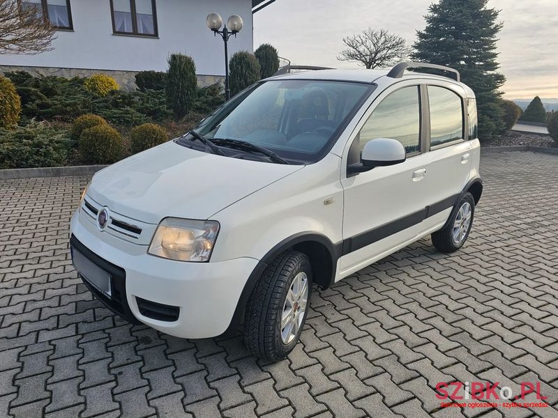 2011' Fiat Panda 1.2 4X4 Climbing photo #1