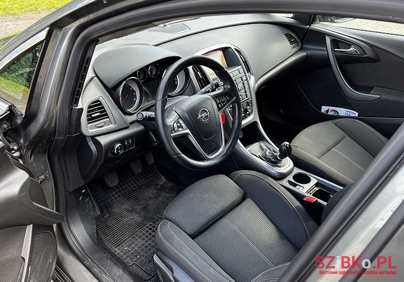 2018' Opel Astra photo #5