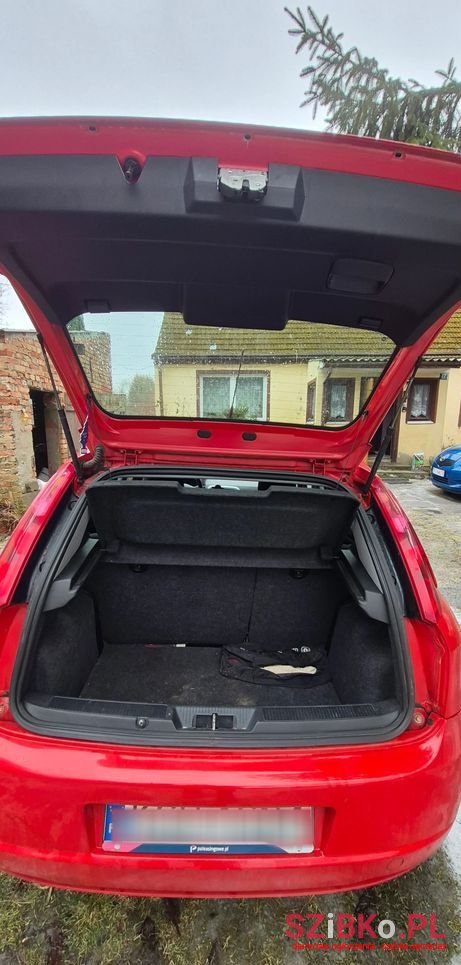 2011' Fiat Punto photo #5