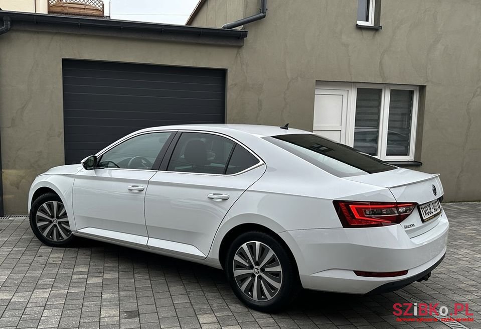 2018' Skoda Superb photo #3