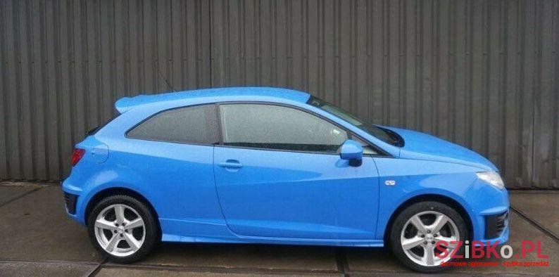 2010' SEAT Ibiza photo #1