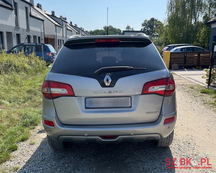 2010' Renault Koleos 2.0 Dci 4X4 Bose Edition photo #2