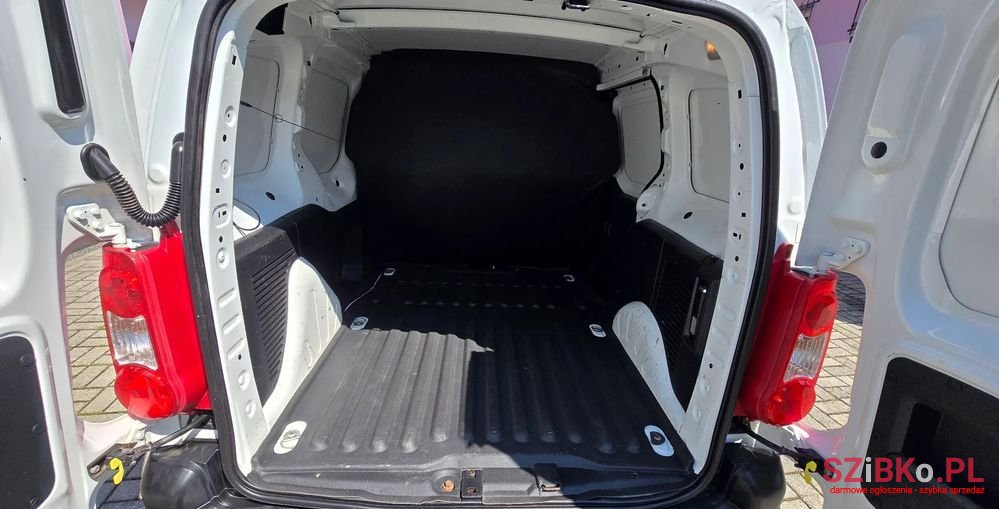 2009' Peugeot Partner photo #5