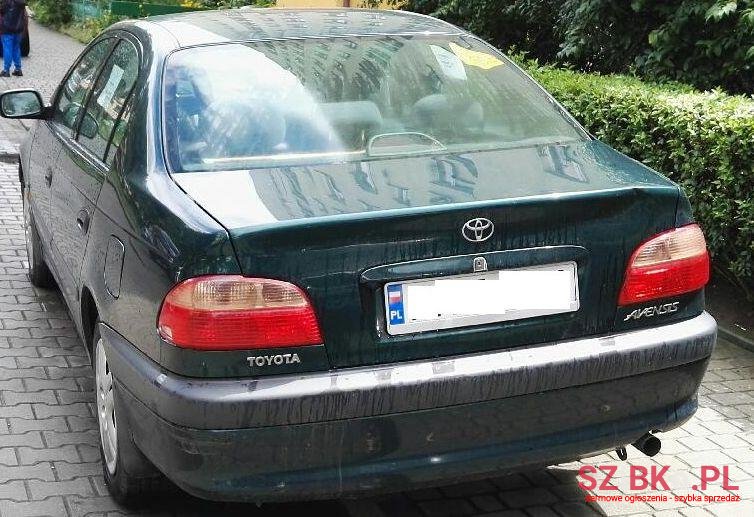 2002' Toyota Avensis photo #3
