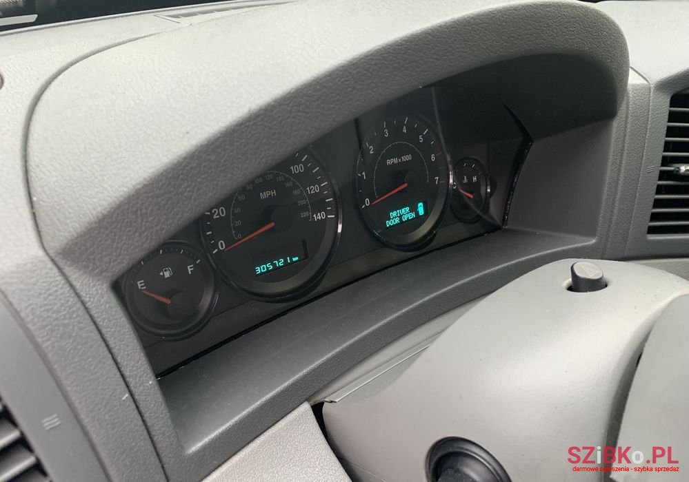 2005' Jeep Grand Cherokee photo #4